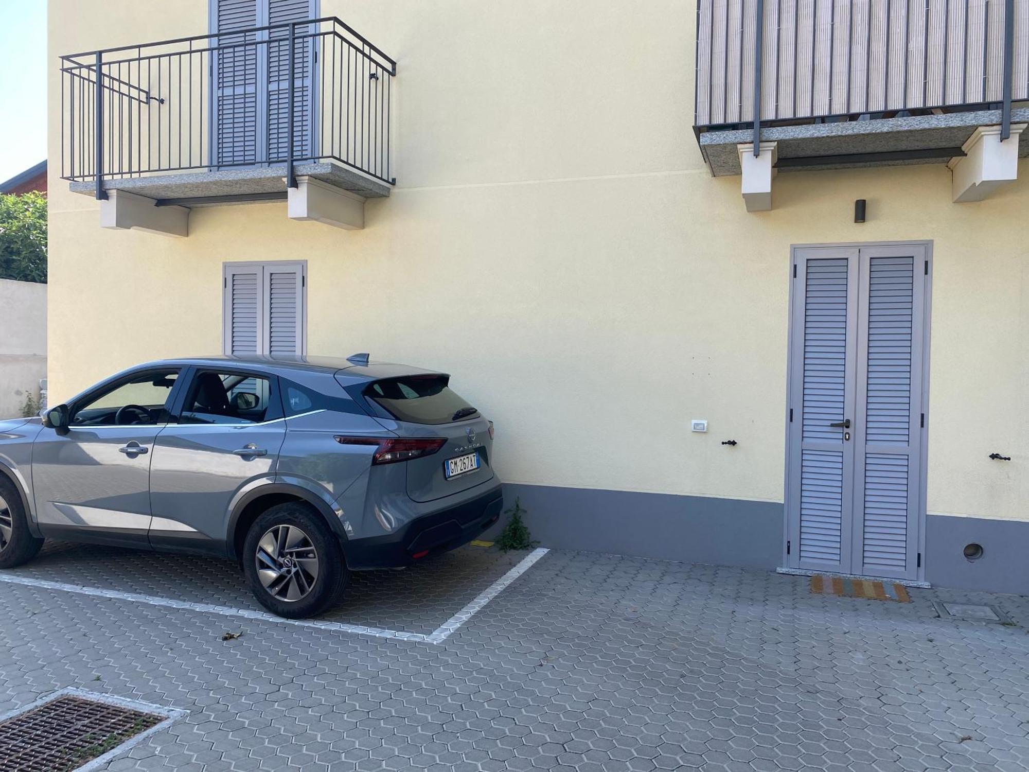 Lora Apartment,Free Private Parking, Self Check In,1 Комо Екстериор снимка