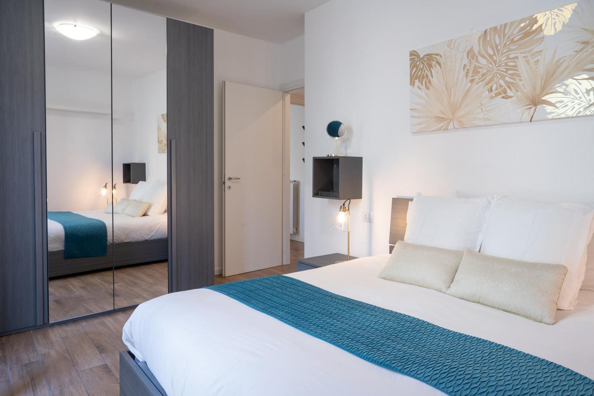 Lora Apartment,Free Private Parking, Self Check In,1 Комо Екстериор снимка